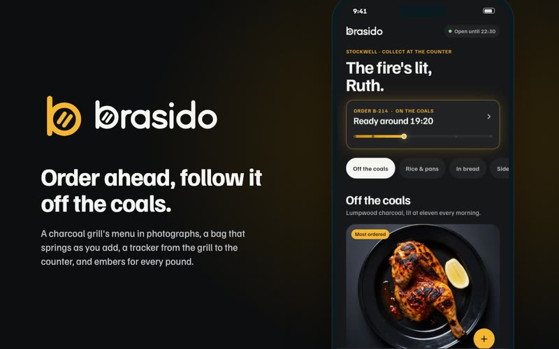 Brasido: Links stehen das Logo und „Order ahead, follow it off the coals.“; rechts zeigt ein Smartphone den Fortschritt einer Bestellung und ein halbes Grillhähnchen auf einem Teller.